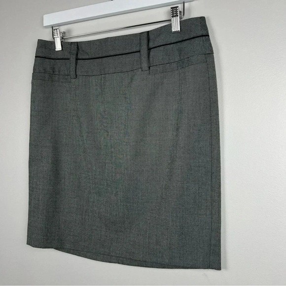 Beautiful Grey Skirt with black details by Stoosh size Large - Picture 5 of 10
